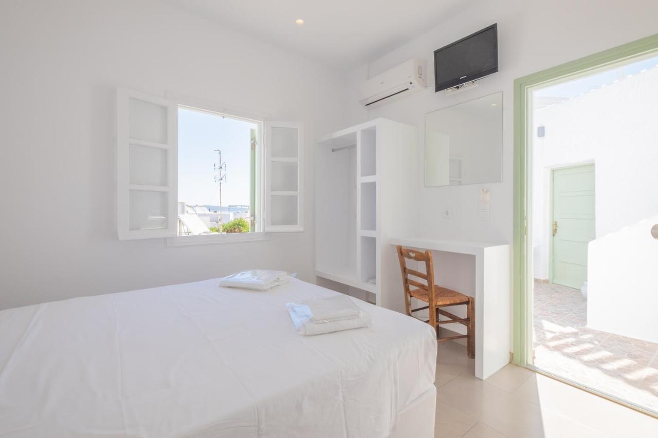 Lorenzo Studios And Suites Paros Naousa Exterior foto
